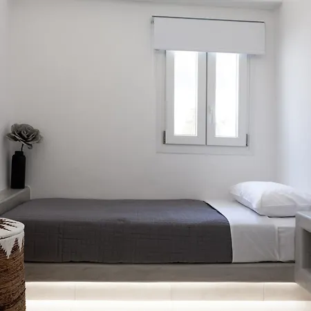 Izabela Santorini 5* Emporio (Santorini)
