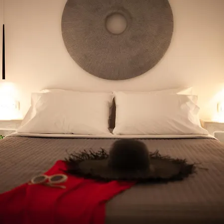 Izabela Santorini Hotel 5*