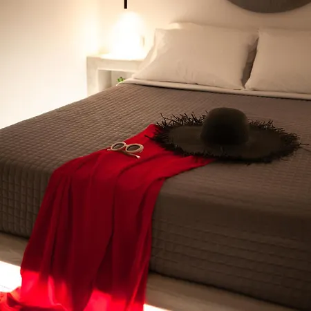 Izabela Santorini Hotel
